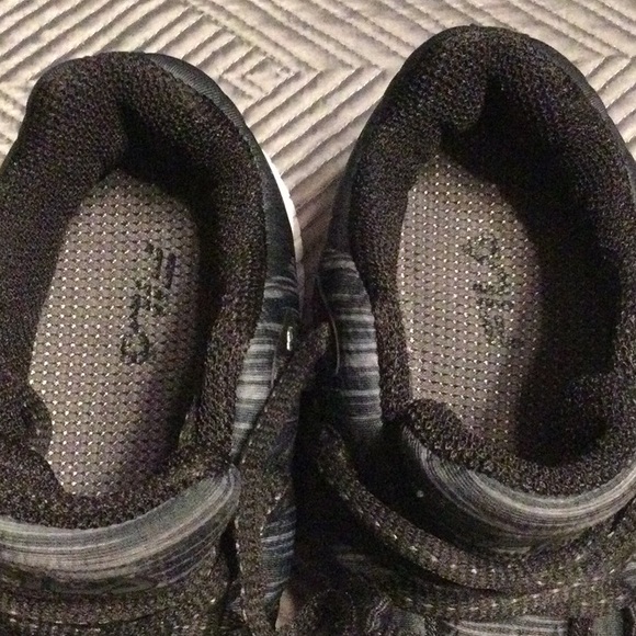 Fila size 13 black and gray sneakers for kids - Picture 7 of 10